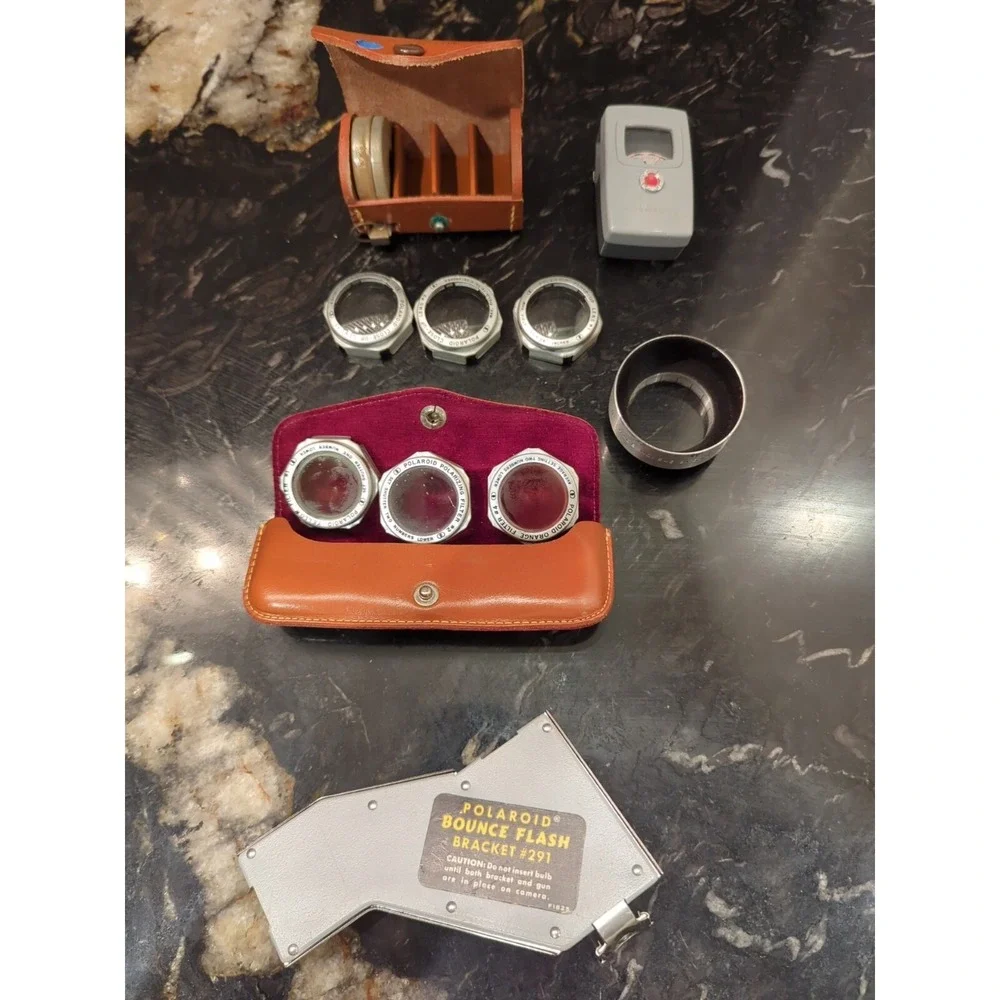 VINTAGE POLAROID LAND CAMERA MODEL 80 with case and accessories